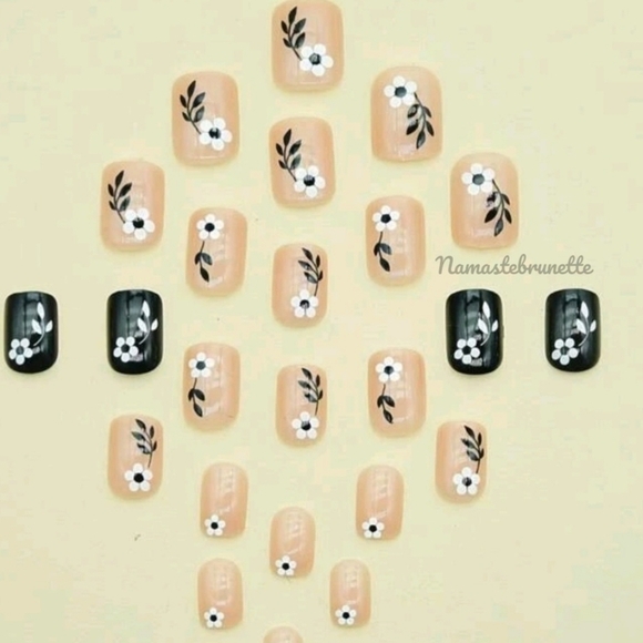 2/$16 Floral Short Press On Nails - Picture 7 of 17